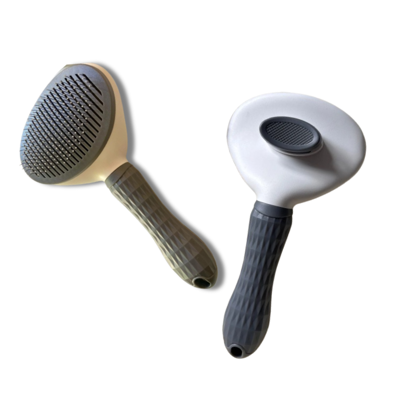 Cepillo removedor de pelo con botón